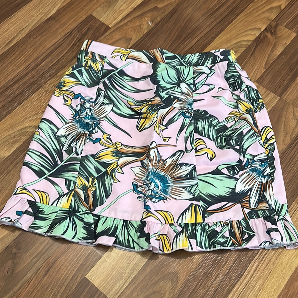 Beautiful tropical floral mini skirt size small